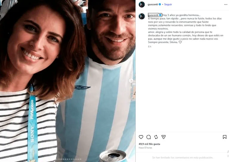 Publicación de Instagram de Gustavo Conti sonriendo junto a Silvina Luna en una tribuna.
